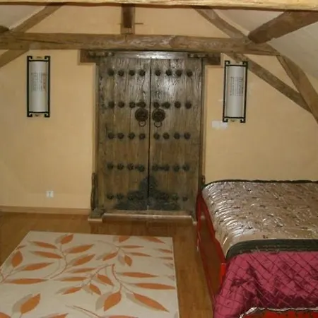 Château De Belle Poule Couette-café 4*