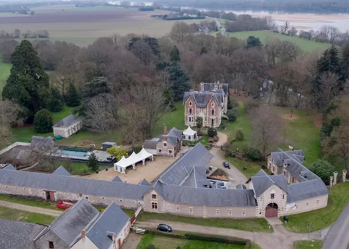 Bed & Breakfast Chateau De Belle Poule Les Ponts-de-Cé