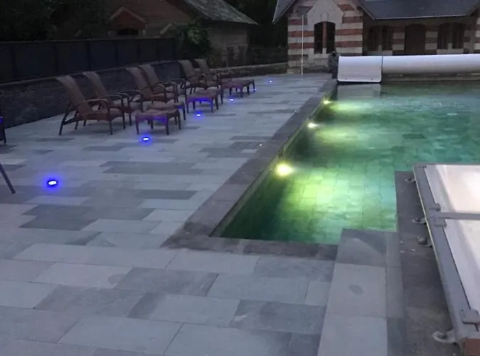 Chateau De Belle Poule Bed & Breakfast 4*