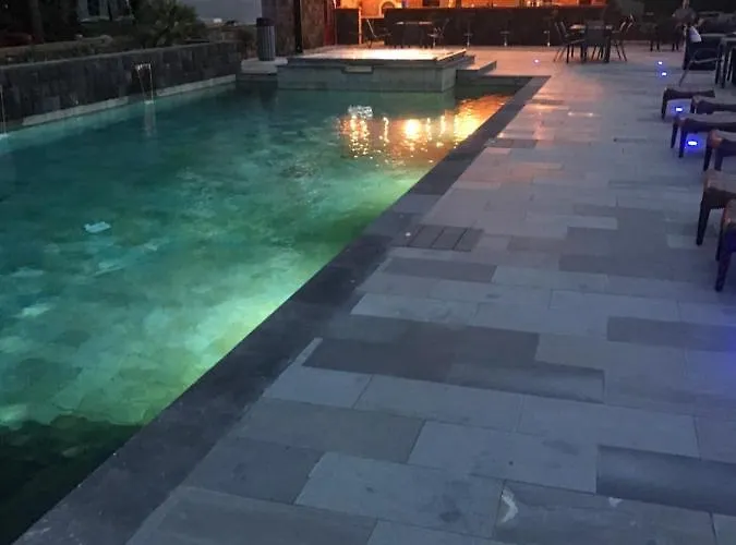 Chateau De Belle Poule 4* Les Ponts-de-Cé